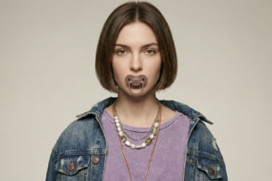 Chupeta para Adultos: Conforto ou Sintoma de Algo Mais Profundo?